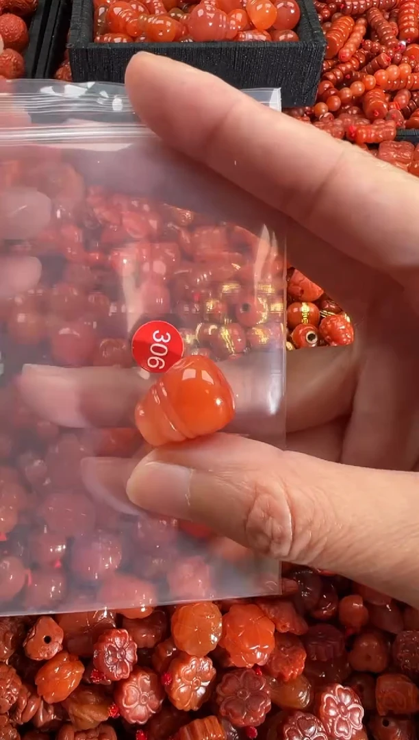 【闪购商品】南红玛瑙颈饰合金3