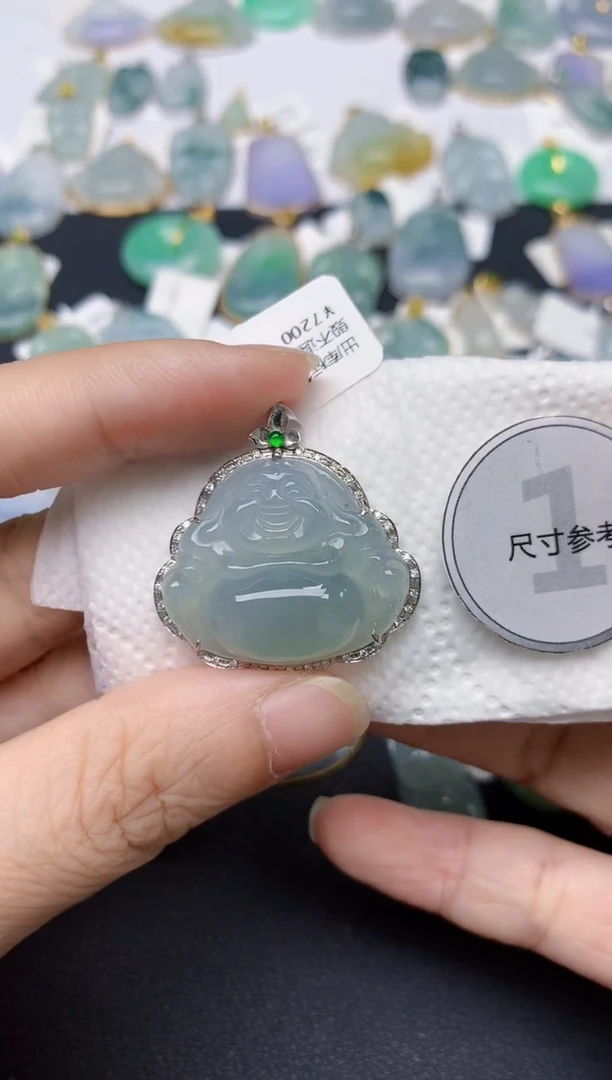 翡翠18K金镶嵌颈饰天然缅甸A货翡翠