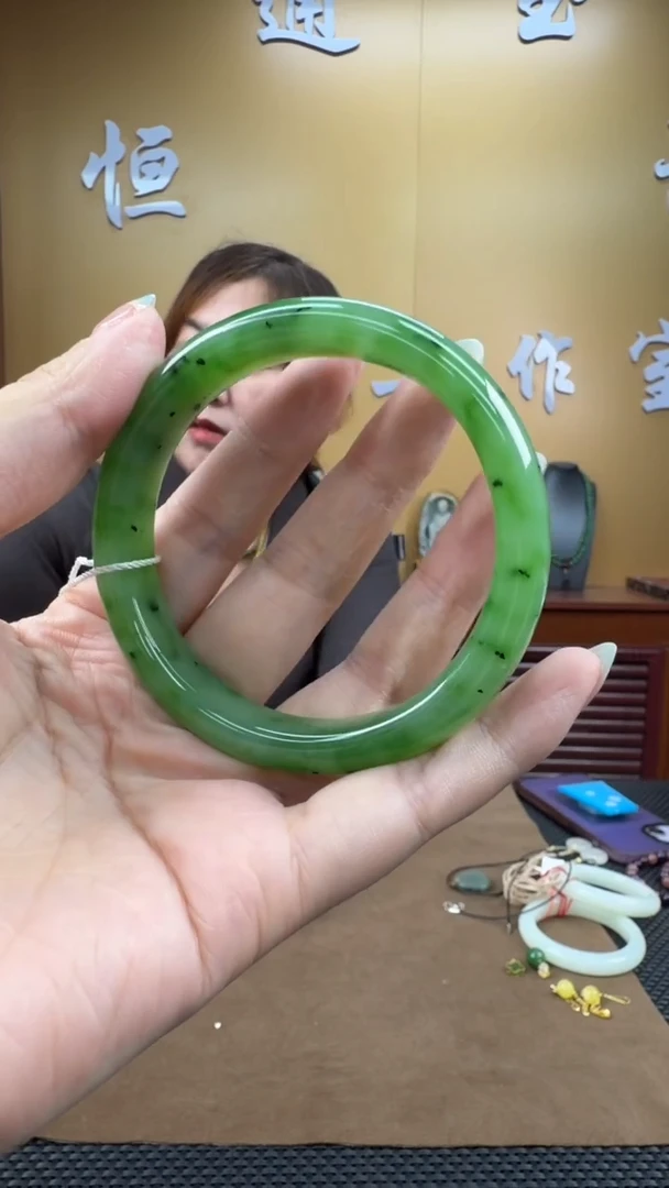 颈饰未镶嵌和田玉手镯61