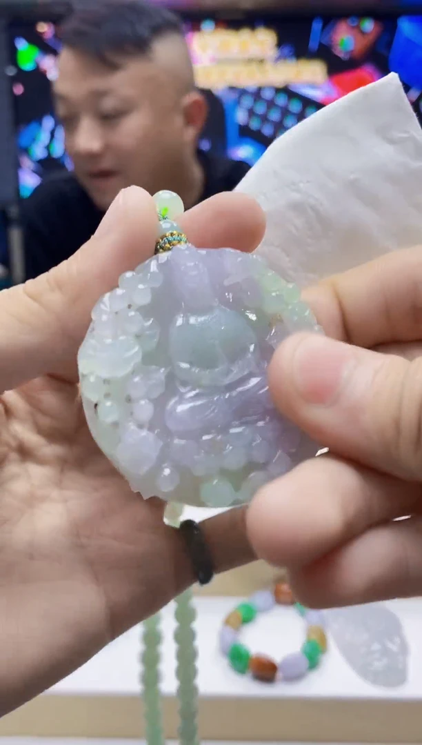 未镶嵌定制翡翠-毛货挂件 （赠珠链）19