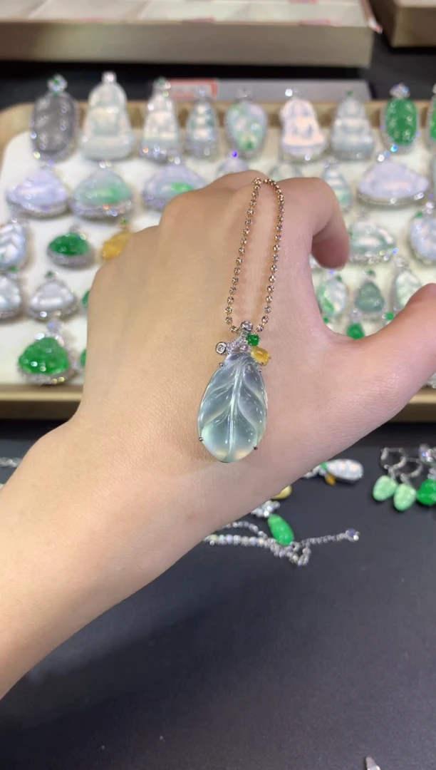 吊坠(不含链)18K金镶嵌翡翠32-叶子（不含链和扣