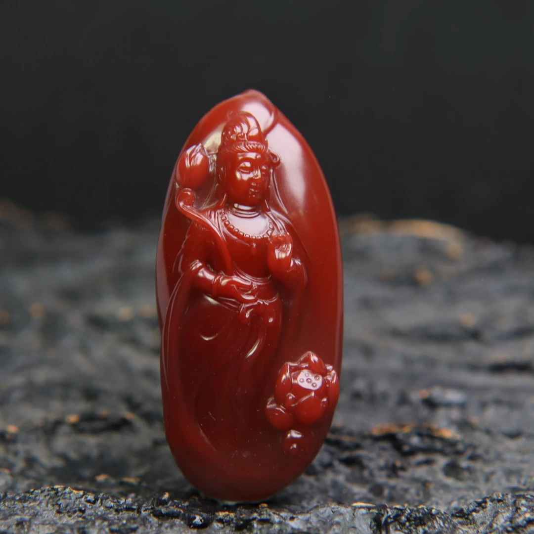 凉山南红玫瑰牛血红观音菩萨挂件