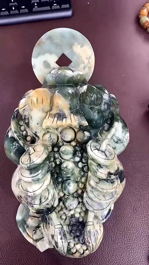 未镶嵌蛇纹石玉摆件摆件