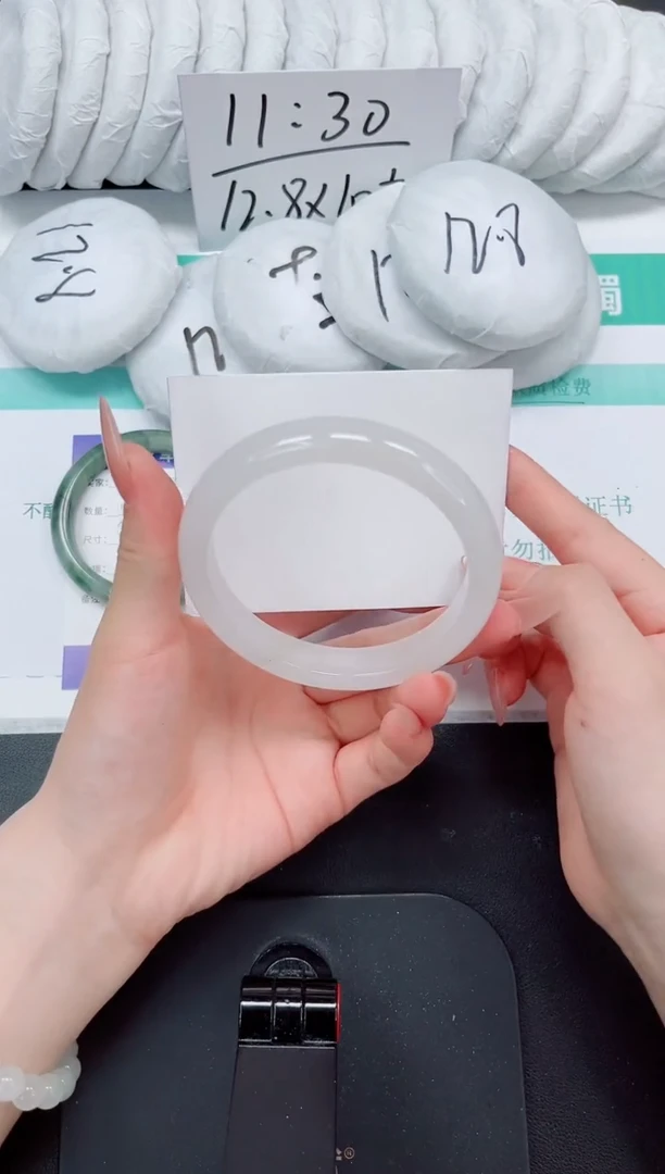 石英质玉手镯未镶嵌66-64.6