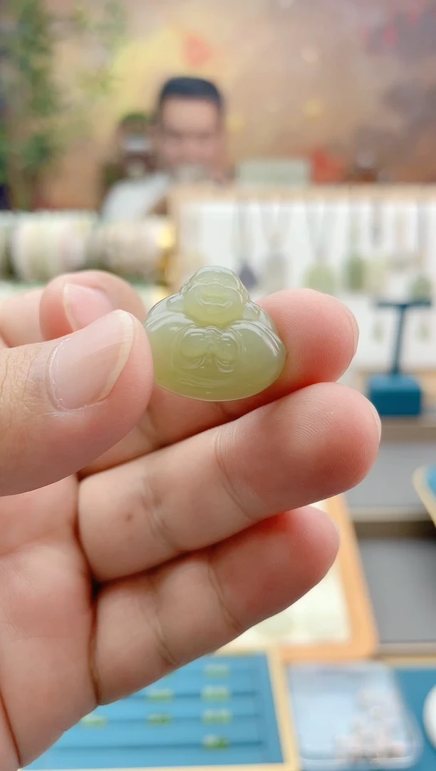 和田玉未镶嵌吊坠(不含链)约卡21MM抱抱佛