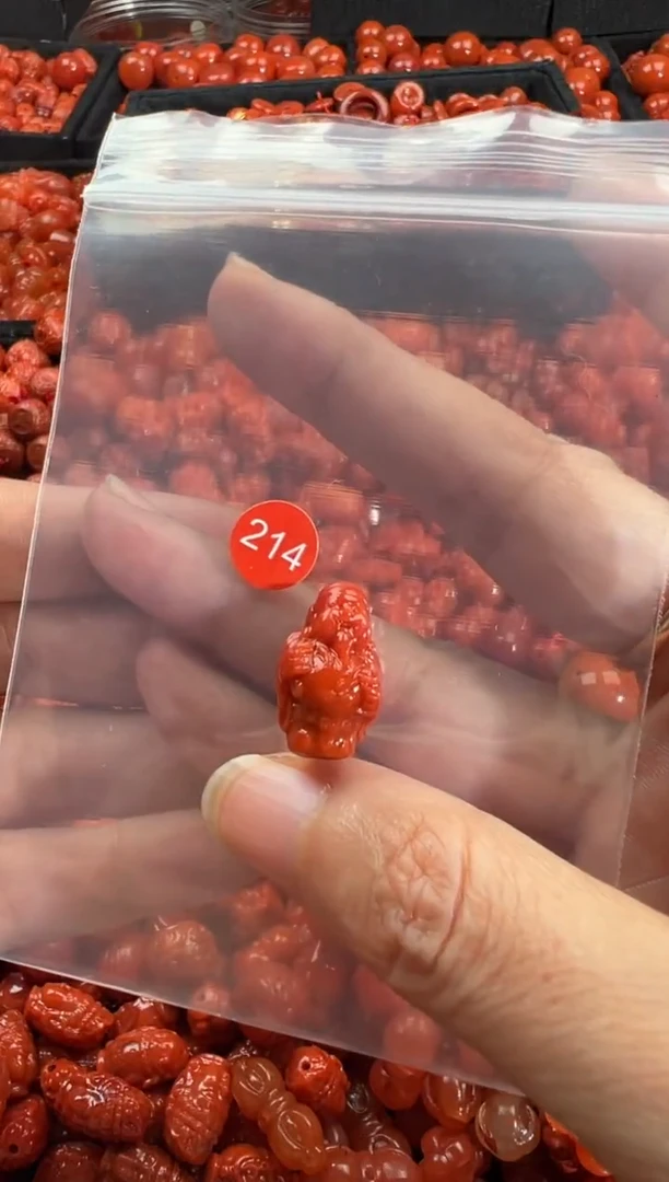 颈饰未镶嵌南红玛瑙2