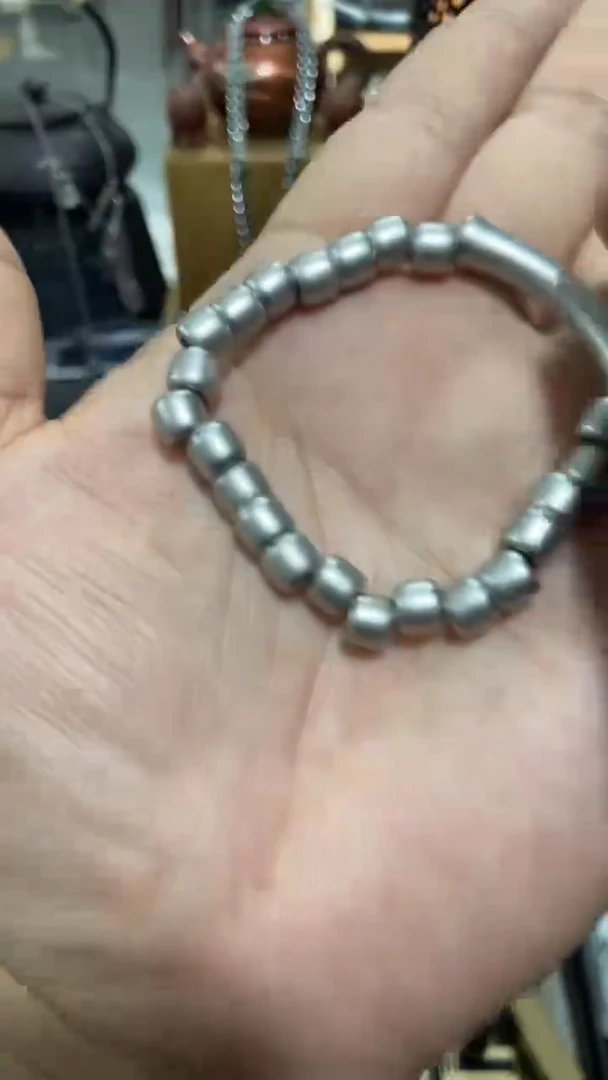 瓷片闪购商品  如图所示