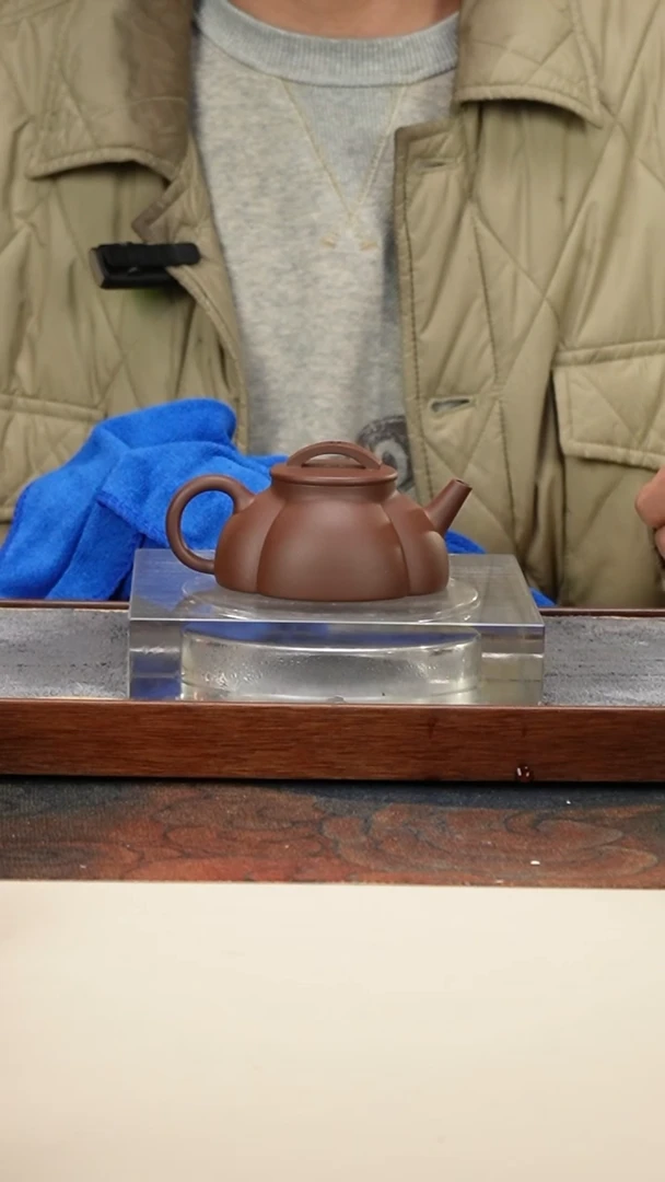茶壶紫砂 海棠 底槽清 110cc 钱币孔