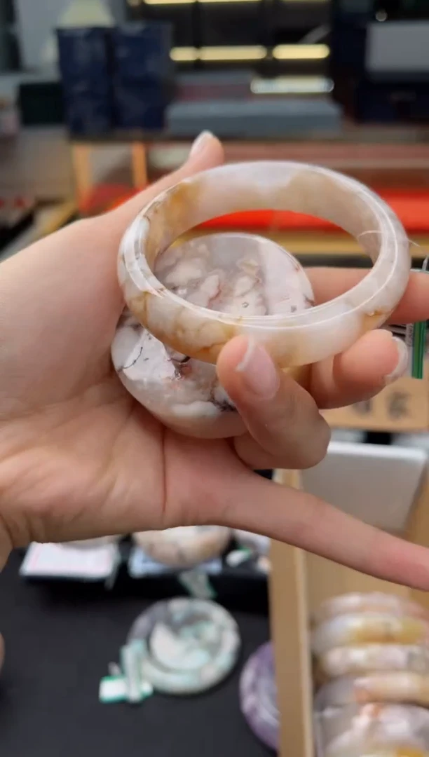 石英质玉手镯未镶嵌58圈口（赠送镯心）1688929