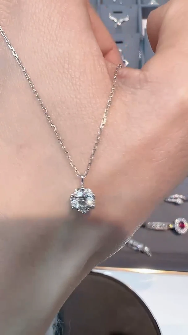 【闪购商品】钻石项链18K金镶嵌多样性发一