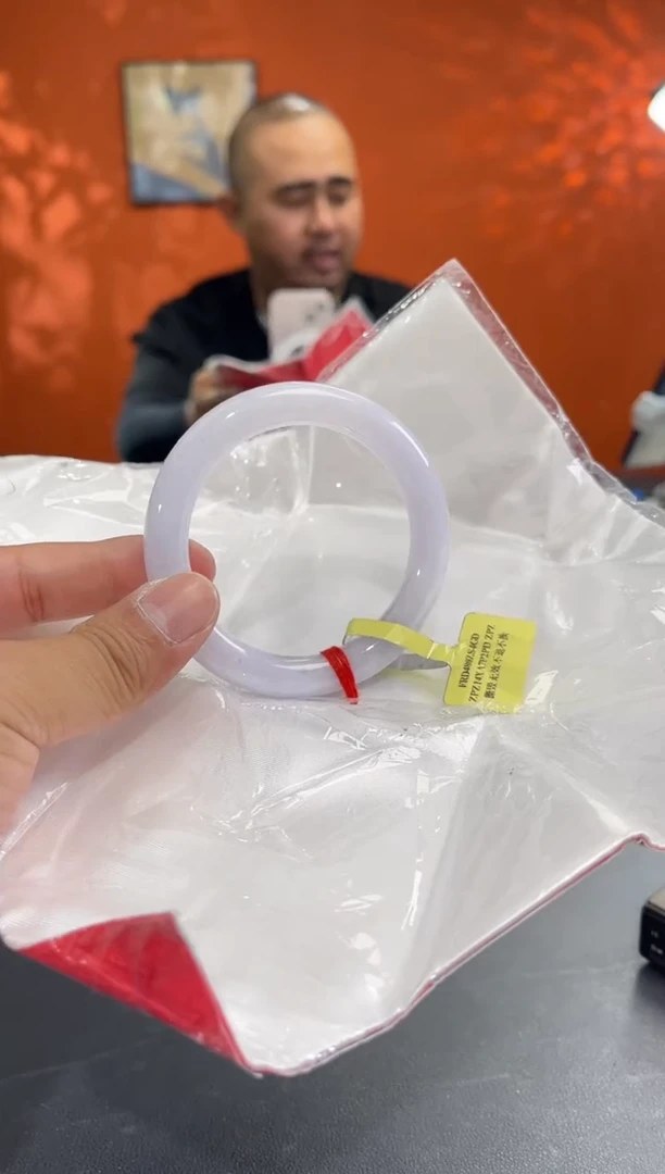 未镶嵌手镯翡翠5