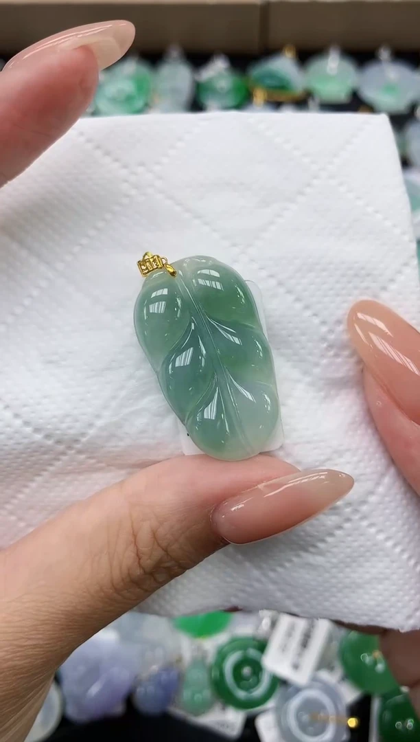 颈饰18K金镶嵌翡翠11111111111