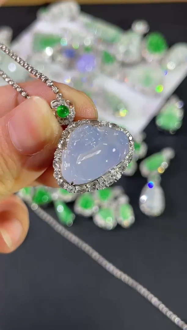 吊坠(不含链)18K金镶嵌翡翠A679|29800