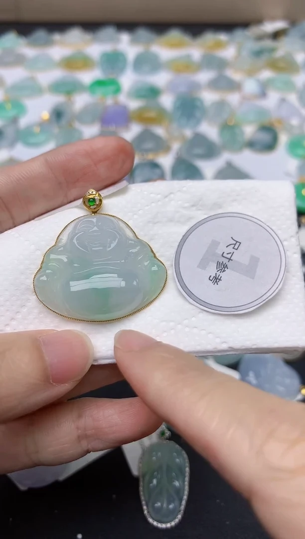 翡翠18K金镶嵌颈饰天然缅甸A货翡翠