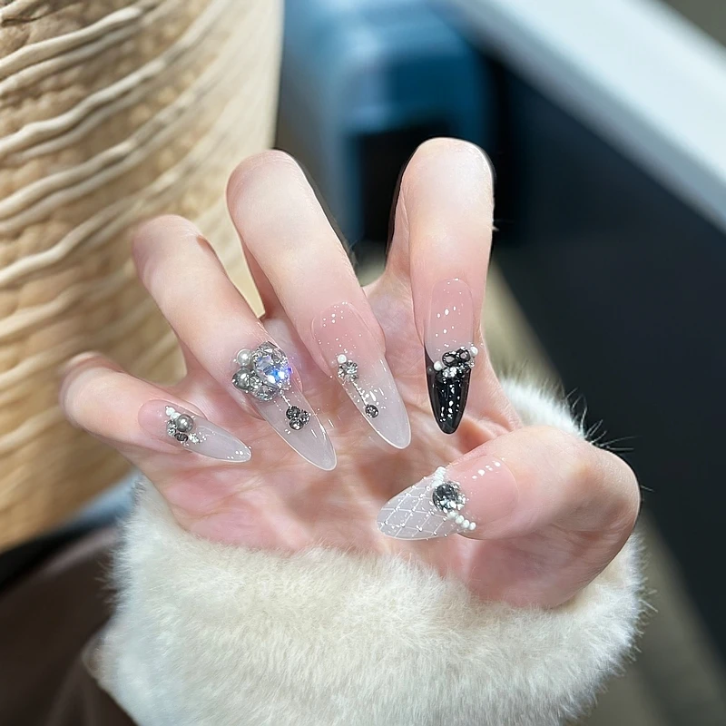 本宫指义【J16纯欲/施华+锆石菱形2颗】穿戴甲底色：032月光粉反渐变