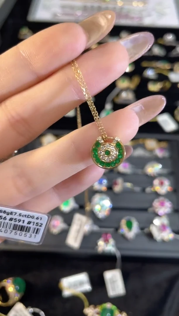 18K金镶嵌项链祖母绿YT