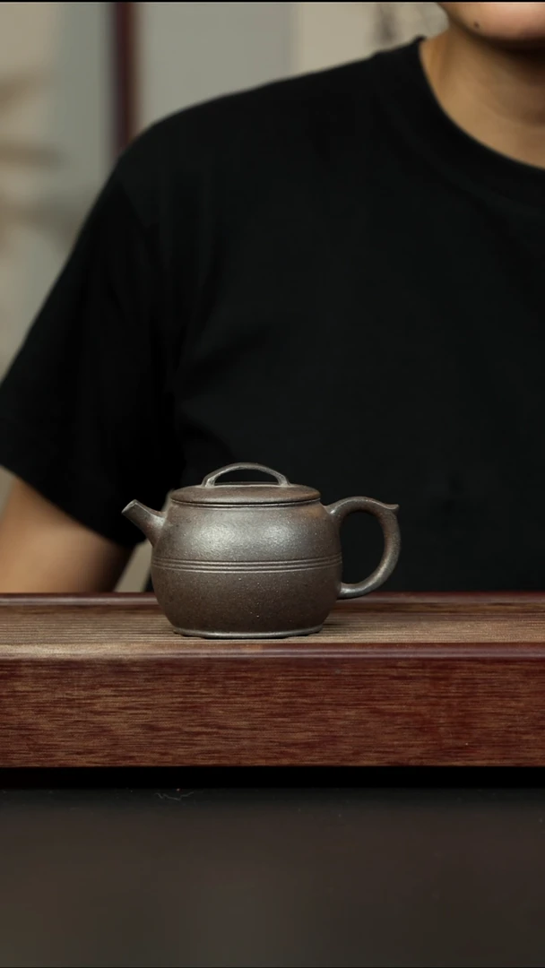 紫砂茶壶百年岩中泥腰线汉瓦