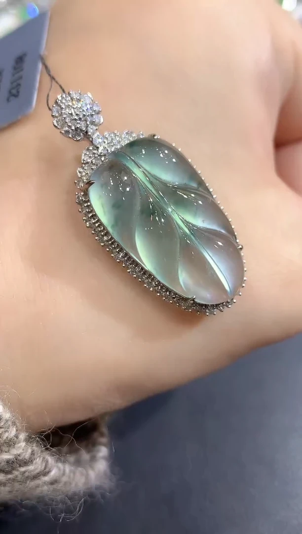 颈饰18K金镶嵌翡翠150-吊坠