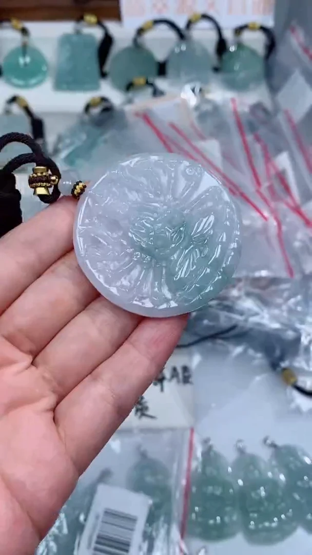 颈饰未镶嵌翡翠吊坠