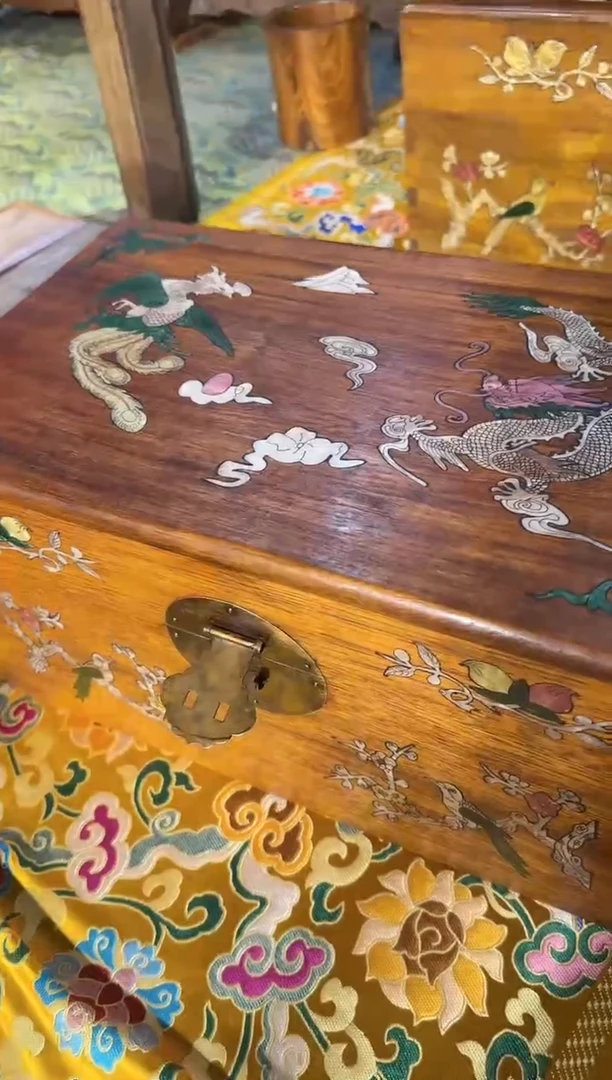 【闪购商品】木木艺40龙凤呈祥黄翻盖箱350.8888