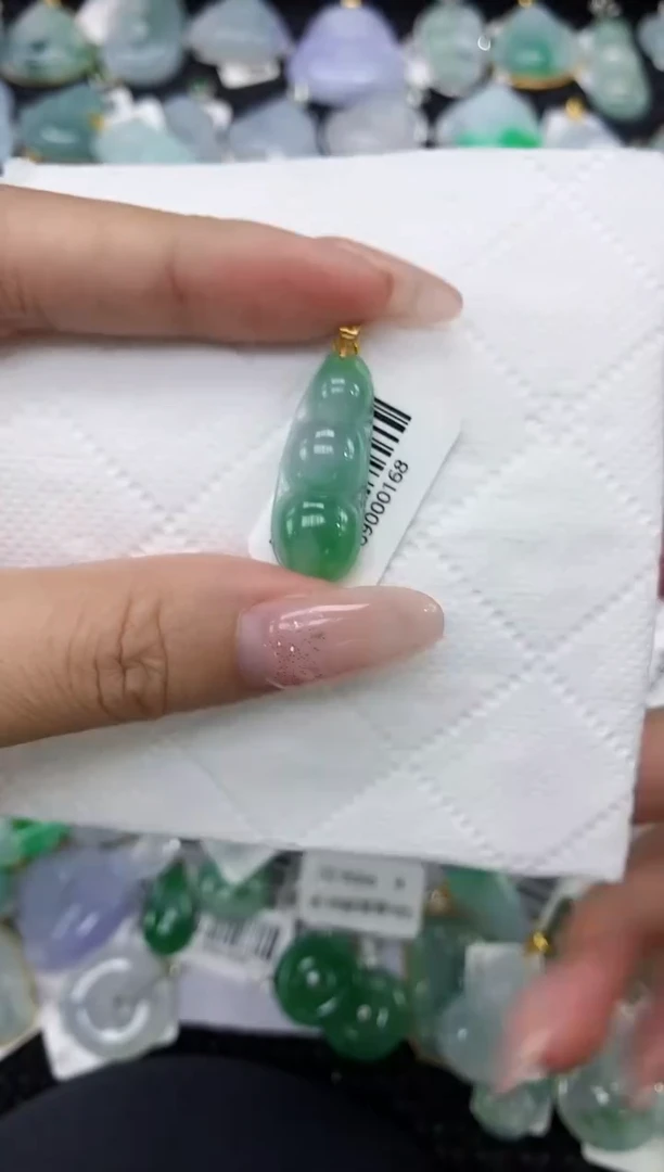 颈饰18K金镶嵌翡翠1111111111