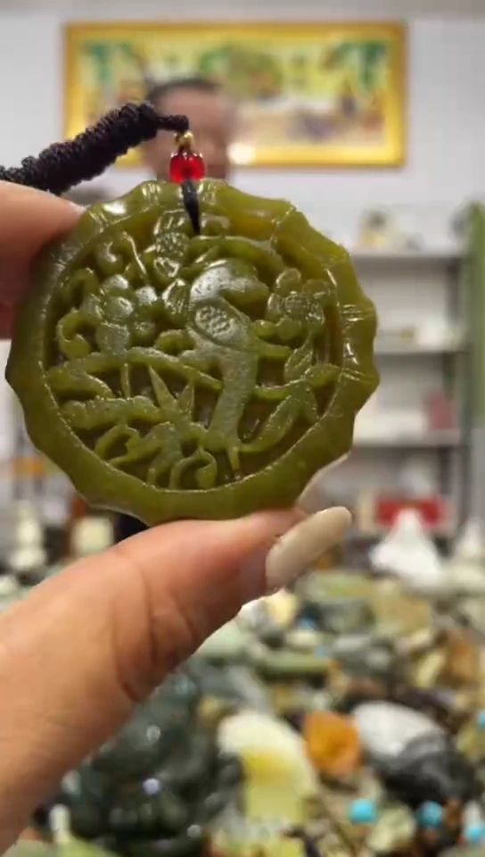 未镶嵌岫玉挂件