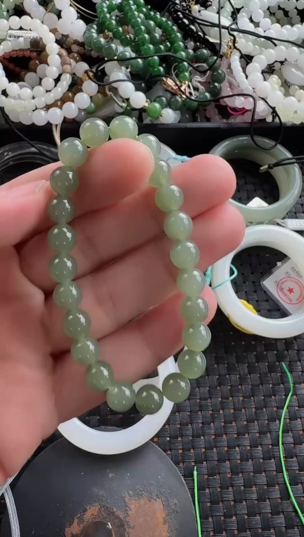 颈饰未镶嵌和田玉8mm葡萄肉手串