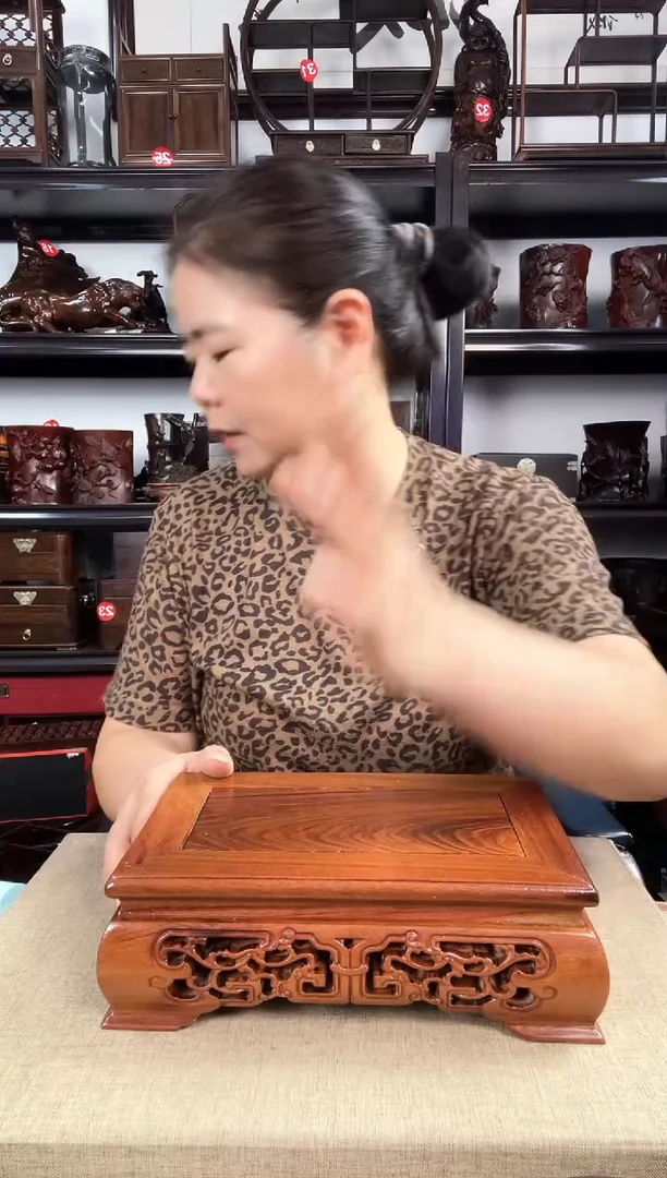 木长方形底座老李红木工艺品