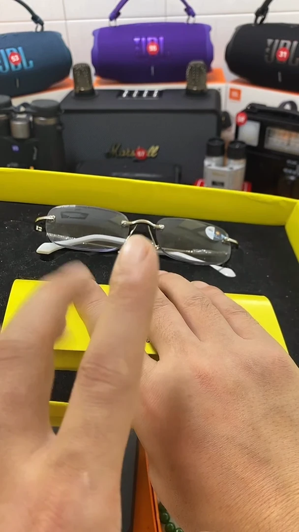 瓷片闪购商品 如图所示