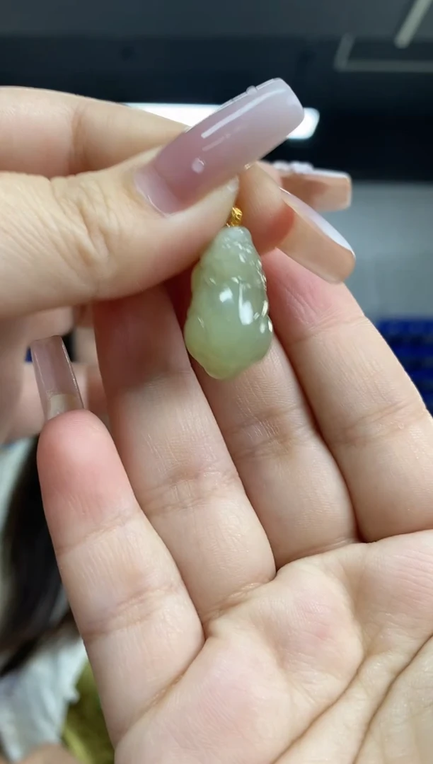 和田玉18K金镶嵌吊坠(不含链)多样性发其一颜色微差