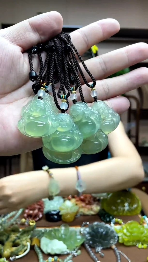 未镶嵌岫玉吊坠多样性发货发其中之一