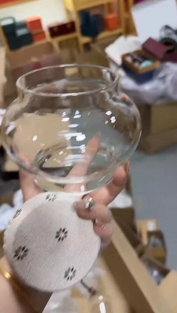 小型圆形茶叶罐