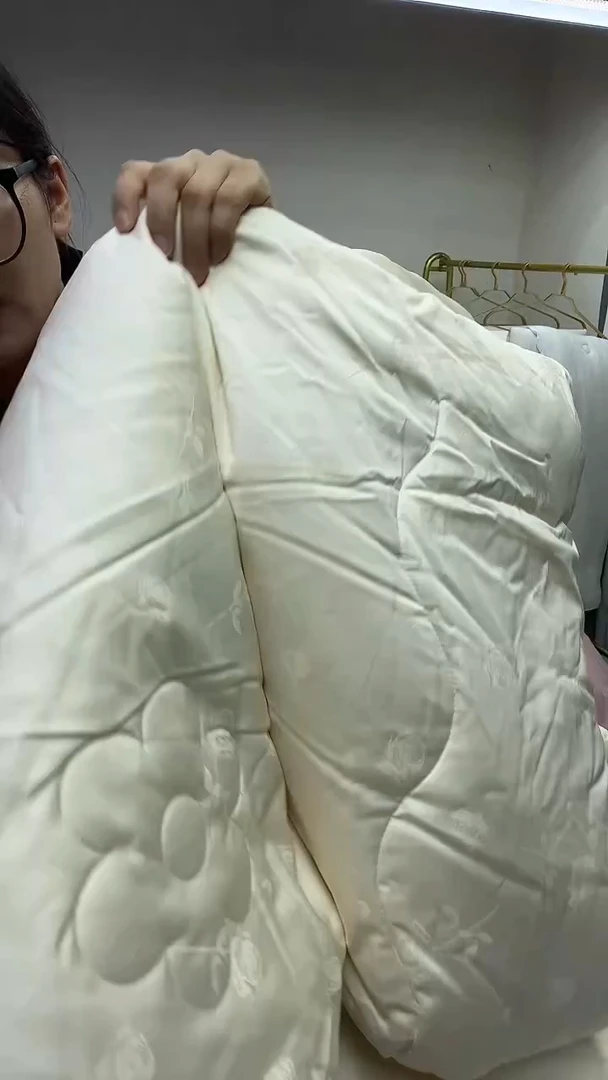95%以上匹马棉春秋被200*230/5斤