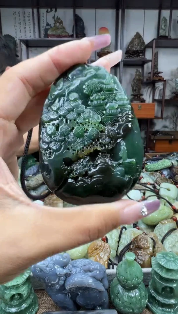 未镶嵌和田玉把件1