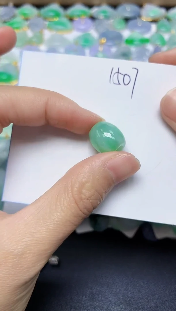 翡翠未镶嵌颈饰 天然缅甸翡翠A货