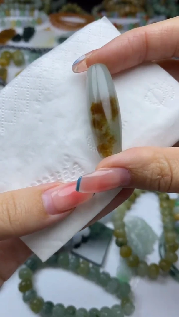 未镶嵌定制翡翠?**?毛货定制不退不换