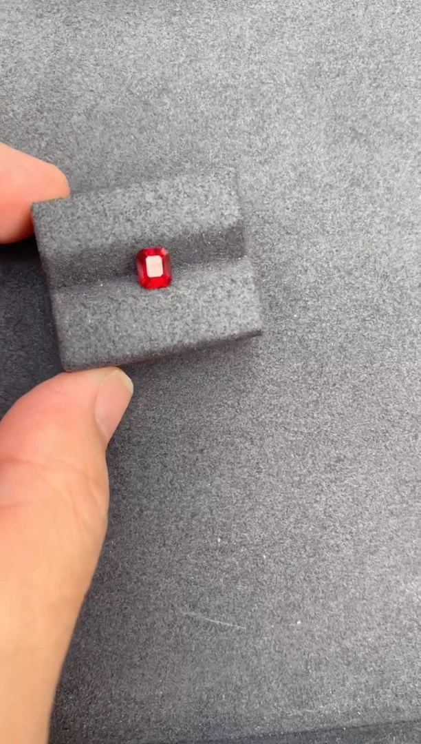 【闪购商品】红宝石裸石未镶嵌1ct无烧鸽血红