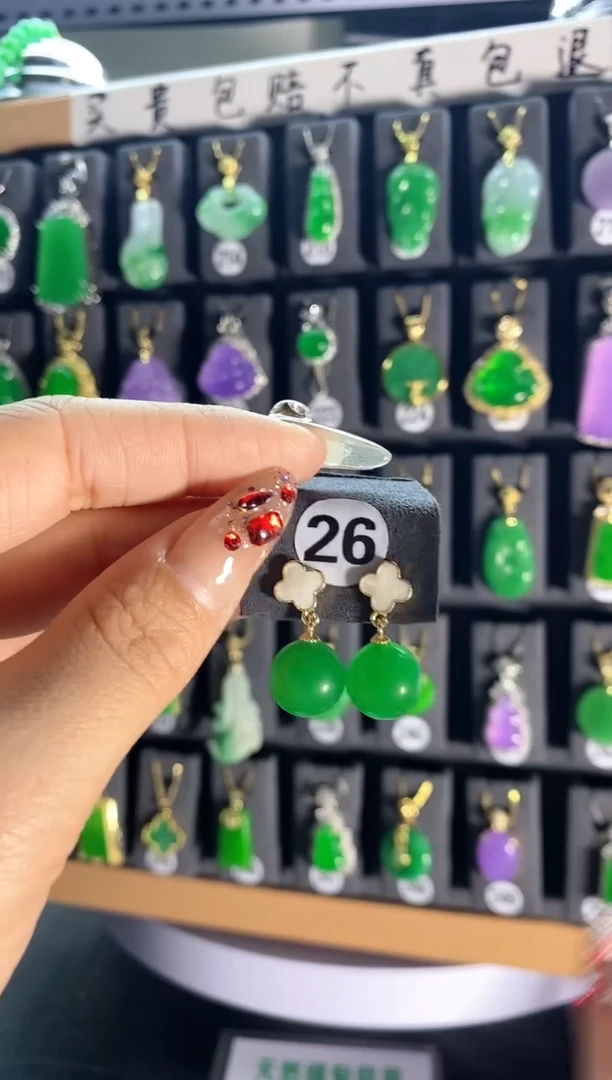 【闪购商品】翡翠耳饰银S925镶嵌26....