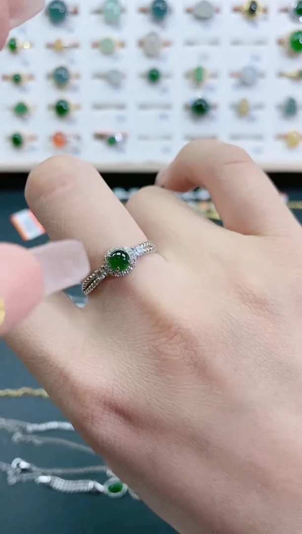 翡翠戒指银S925镶嵌天然翡翠