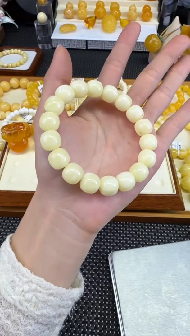 裸石琥珀未镶嵌宝衡   同料 乌顶 白蜡