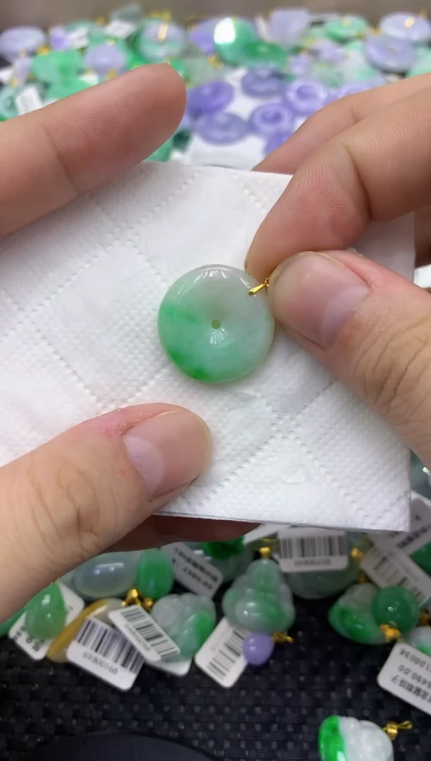 颈饰未镶嵌翡翠天然缅甸翡翠A货