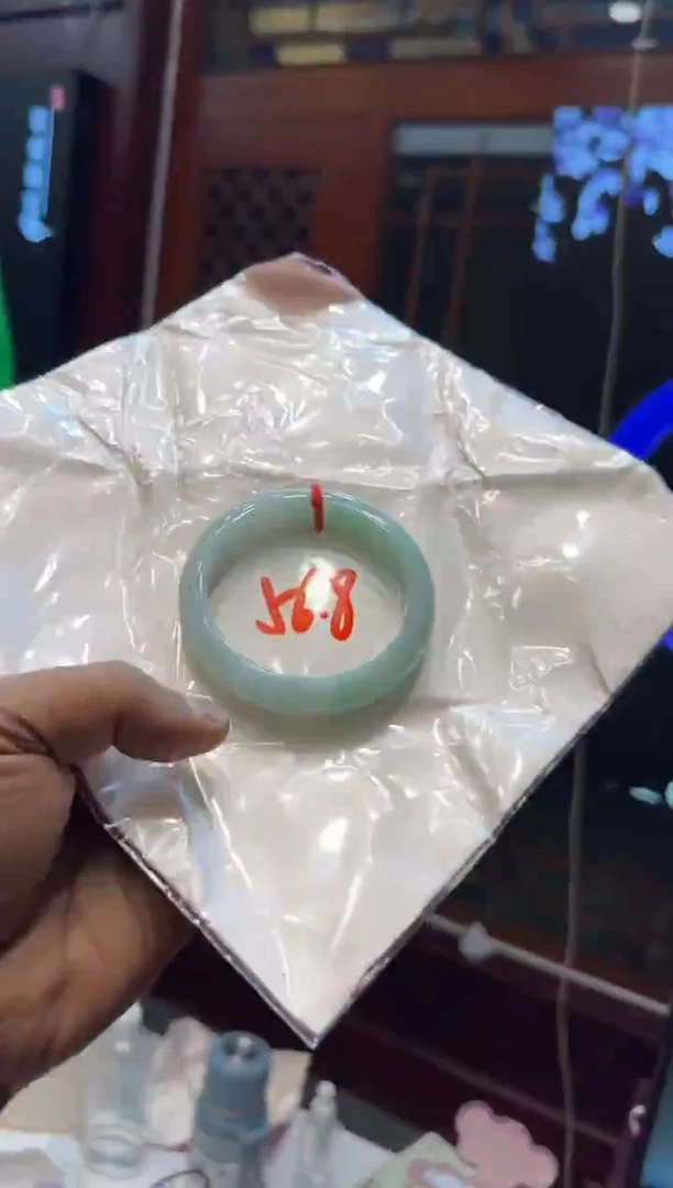 未镶嵌手镯翡翠手镯