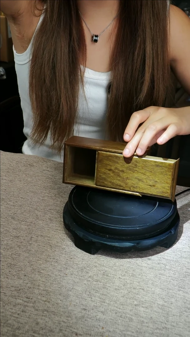 金丝楠普*金丝楠木龙胆纹圆包圆推拉盒