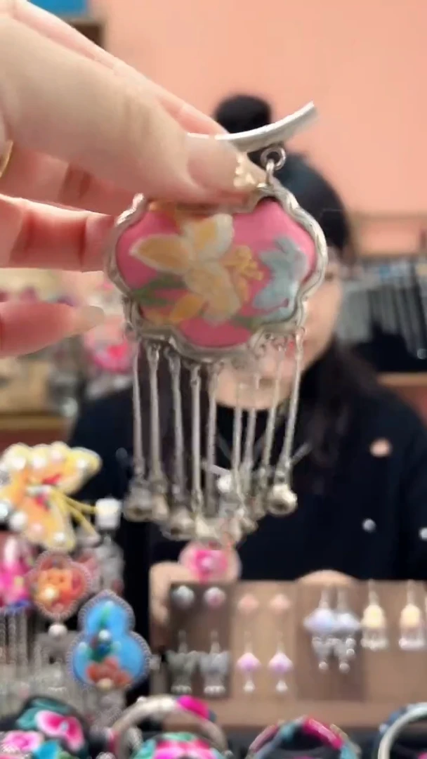 织绣艺枝独绣手工饰品7*