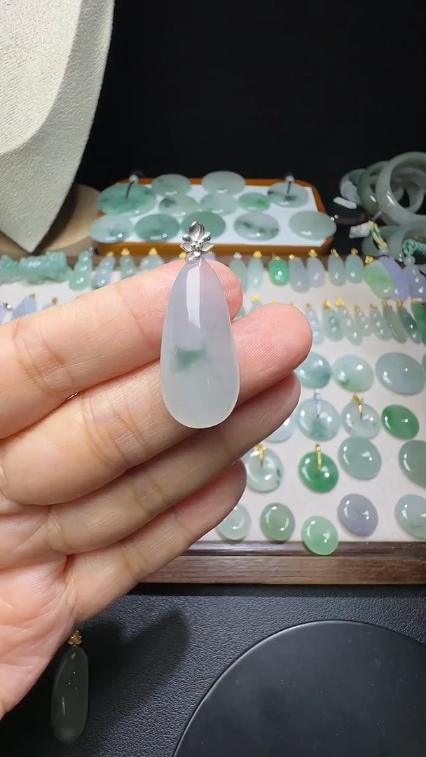 吊坠(不含链)18K金镶嵌翡翠飘花福瓜