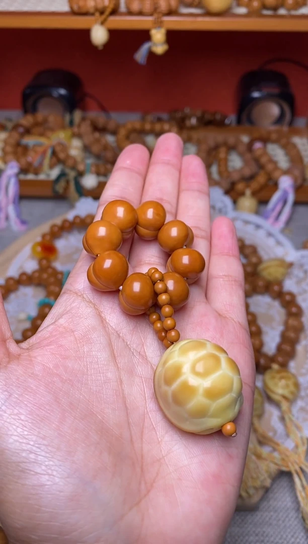 把件猴头核桃玻璃底柯基屁桃➕大富甲手捻