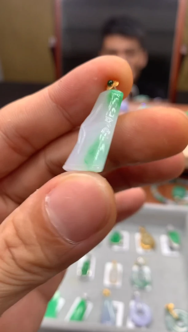 吊坠(不含链)18K金镶嵌翡翠竹节