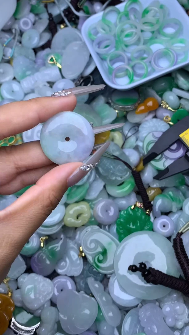 翡翠未镶嵌颈饰天然缅甸翡翠吊坠