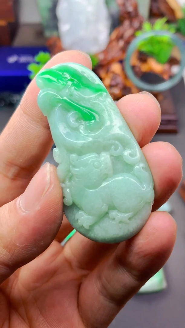 颈饰未镶嵌翡翠?****࿐挂件