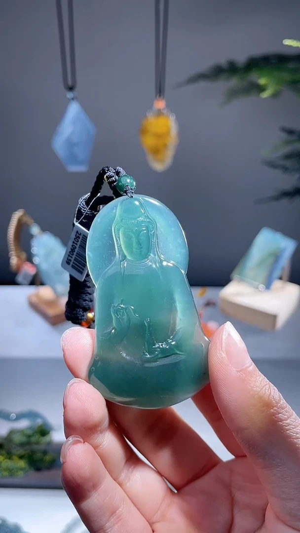 颈饰未镶嵌翡翠观音